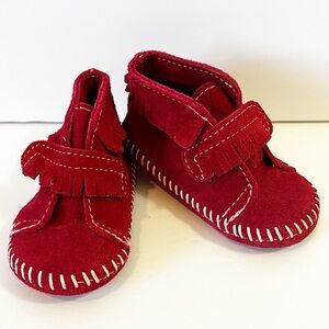 Minnetonka Moccasins Infants Toddler Sz 4 Front Strap Bootie Red Suede Fringe